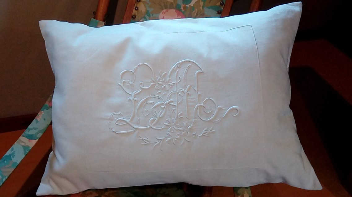 COUSSIN « COUSU DE FIL BLANC » – Sublimes Guenilles